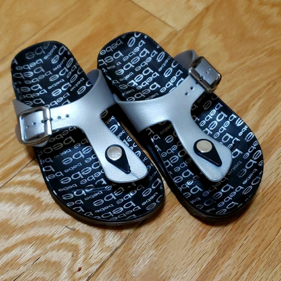 thong sandals flexible sole bebe girls silver sz S - Picture 3 of 8
